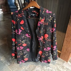 Blazer  black with flower pop!